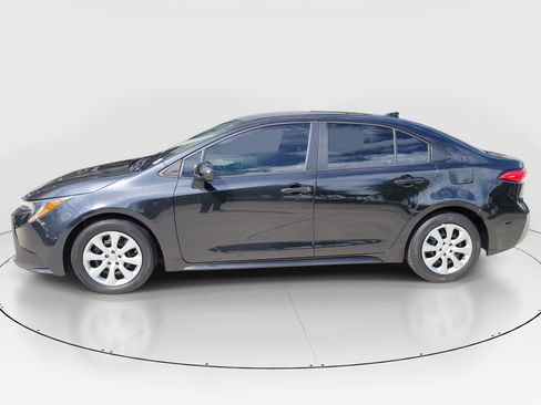 Certified 2022 Toyota Corolla LE FWD image 4