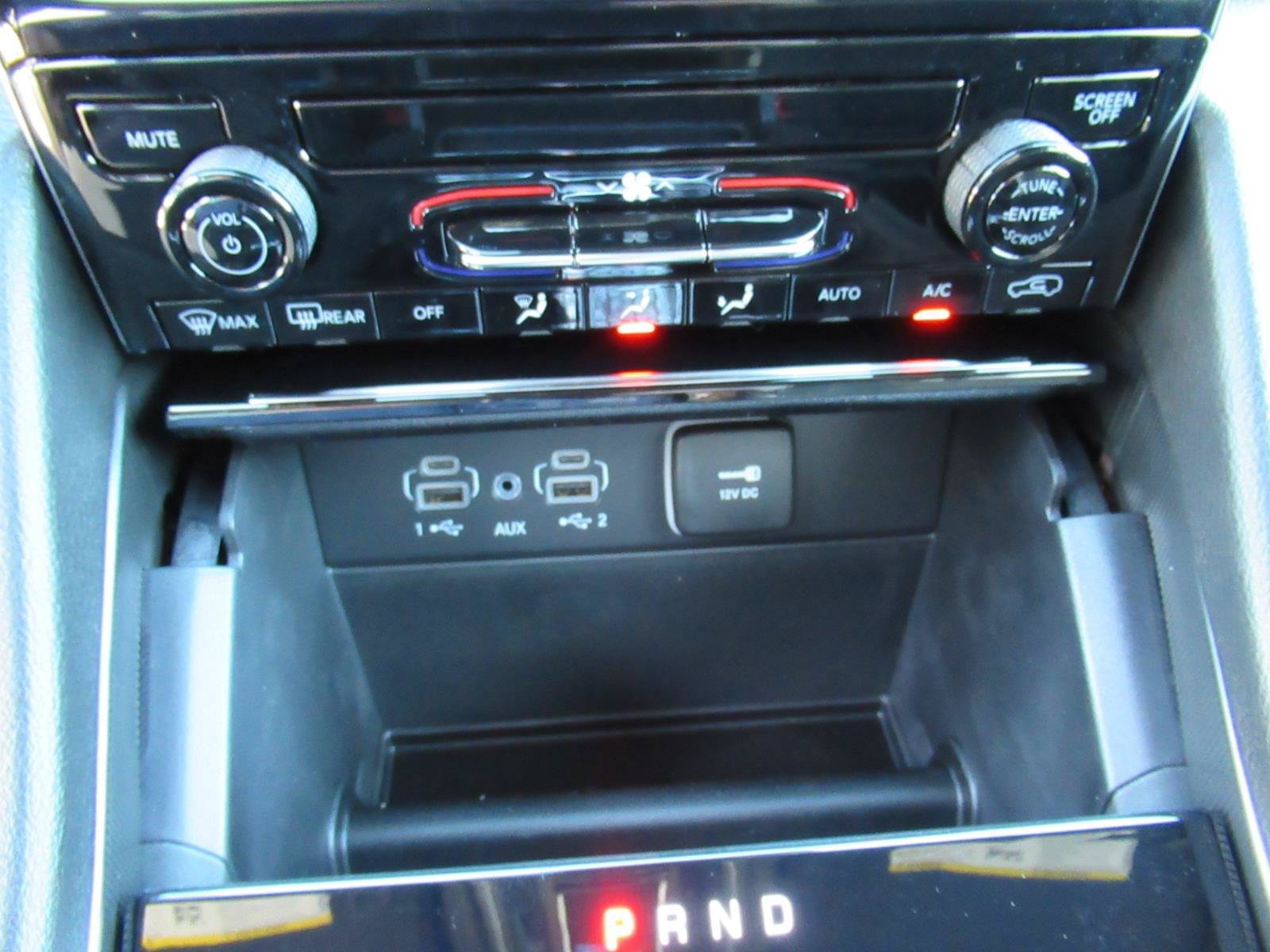 New 2027 Jeep Grand Cherokee Laredo RWD image 25