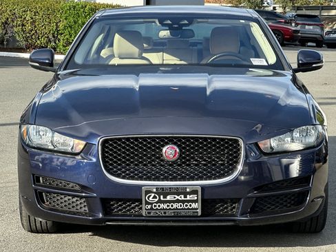 Used 2017 Jaguar XE Premium image 6