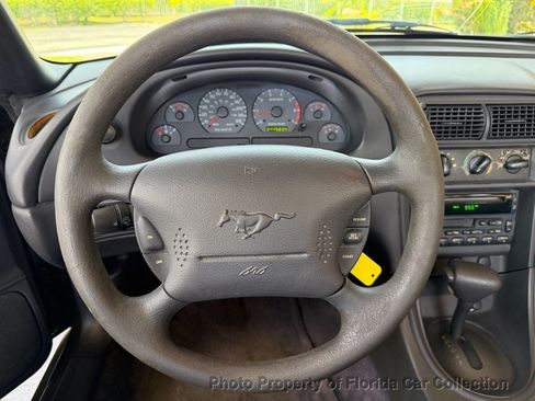 Used 2002 Ford Mustang Convertible RWD image 55