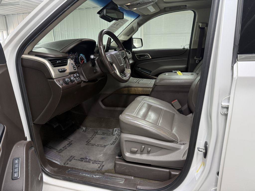 Used 2018 GMC Yukon XL Denali w/ Open Road Package AWD/4WD image 9