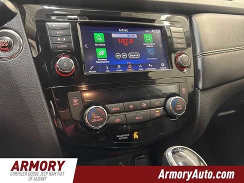 Used 2018 Nissan Rogue SL image 17