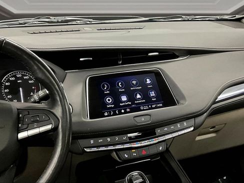 Certified 2023 Cadillac XT4 Luxury w/ Cold Weather Package image 9