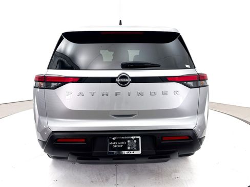 Used 2024 Nissan Pathfinder S FWD image 17