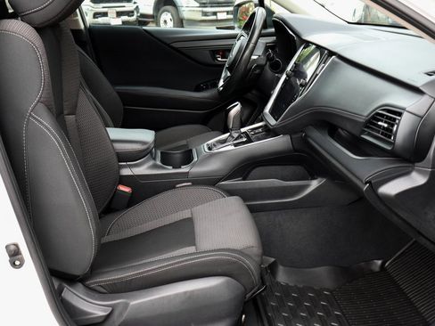 Used 2023 Subaru Outback Premium image 31