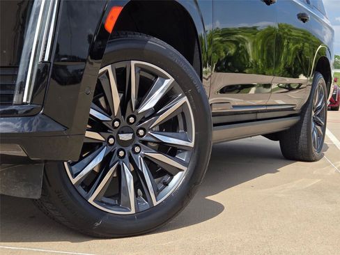 Used 2022 Cadillac Escalade ESV Sport Platinum AWD/4WD image 8