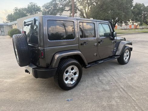 Used 2014 Jeep Wrangler Unlimited Sahara w/ Max Tow Package AWD/4WD image 5