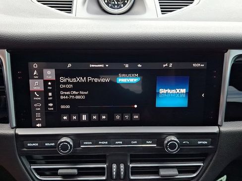 Certified 2021 Porsche Macan AWD/4WD image 20