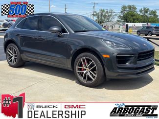 Used 2022 Porsche Macan S AWD/4WD video 1