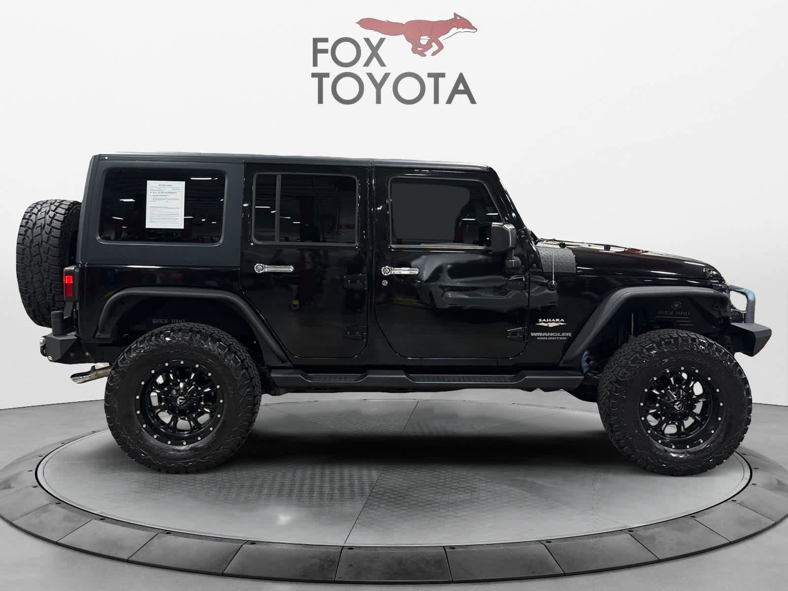 Used 2015 Jeep Wrangler Unlimited Sahara w/ Connectivity Group AWD/4WD image 7