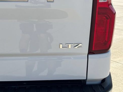 Used 2024 Chevrolet Silverado 1500 LTZ w/ LTZ Premium Package AWD/4WD image 27