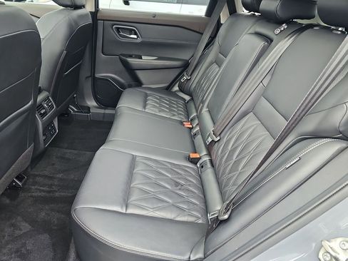 Used 2023 Nissan Rogue Platinum w/ Platinum Premium Package image 30