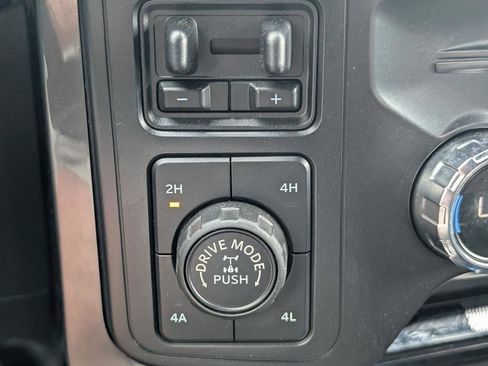 Used 2021 Ford F150 Lariat w/ Equipment Group 502A High AWD/4WD image 19