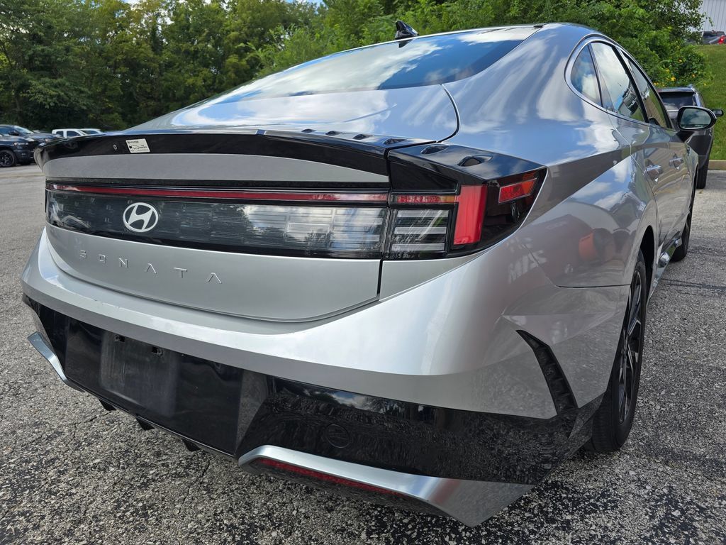 Used 2025 Hyundai Sonata SEL FWD image 9