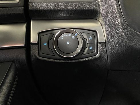 Used 2018 Ford Explorer XLT AWD/4WD image 23