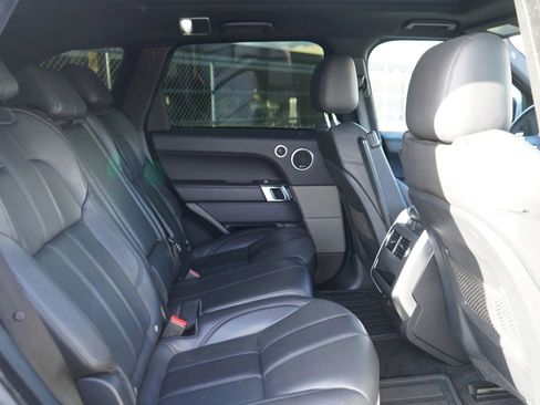 Used 2016 Land Rover Range Rover Sport SE image 19