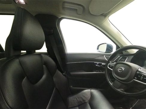 Used 2020 Volvo XC90 T6 Momentum w/ Protection Package image 29
