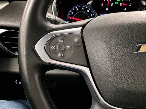 Used 2023 Chevrolet Traverse LT image 17