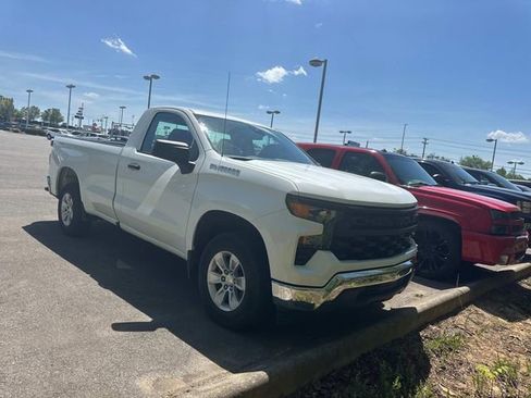 Used 2022 Chevrolet Silverado 1500 W/T image 2