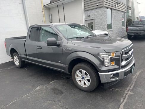 Certified 2017 Ford F150 XLT image 4