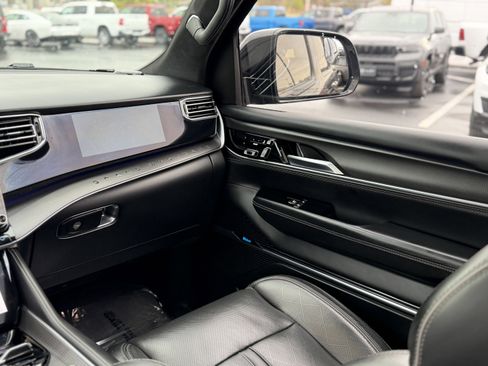 Used 2023 Jeep Grand Wagoneer Series II Obsidian w/ Quick Order Packagew 28T image 16