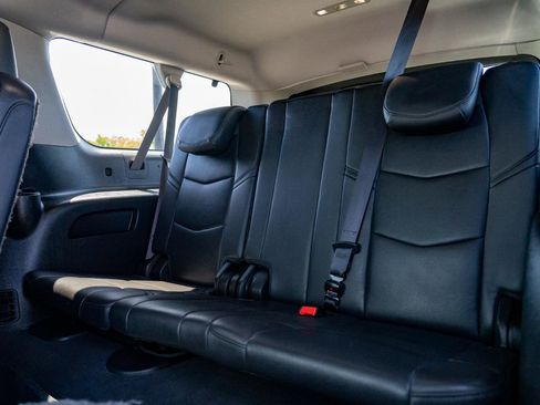 Used 2020 Cadillac Escalade ESV Luxury AWD/4WD image 40
