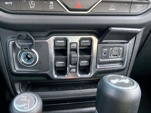 Certified 2024 Jeep Wrangler Sahara image 20