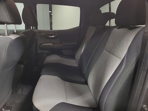 Used 2023 Toyota Tacoma TRD Off-Road image 19