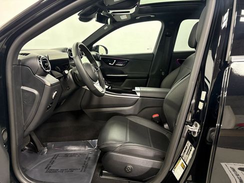 Certified 2025 Mercedes-Benz GLC 300 4MATIC image 8