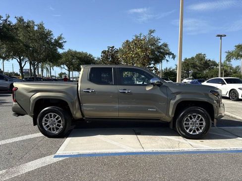 Used 2025 Toyota Tacoma Limited AWD/4WD image 2