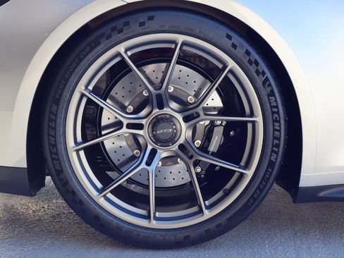 New 2026 Porsche 911 GT3 image 25