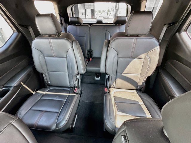 Used 2023 Chevrolet Traverse RS AWD/4WD image 21