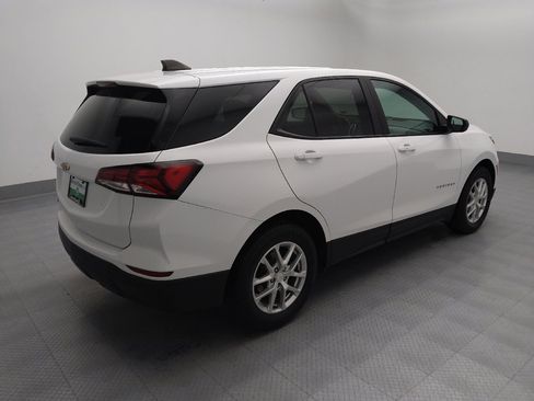 Used 2022 Chevrolet Equinox LS image 10