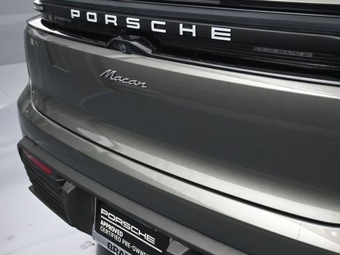 Certified 2025 Porsche Macan Electric image 30