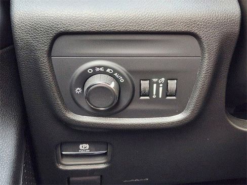 New 2025 Jeep Grand Cherokee Altitude image 22