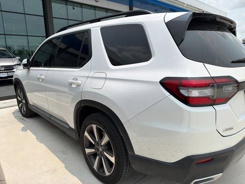Used 2025 Honda Pilot Elite image 5