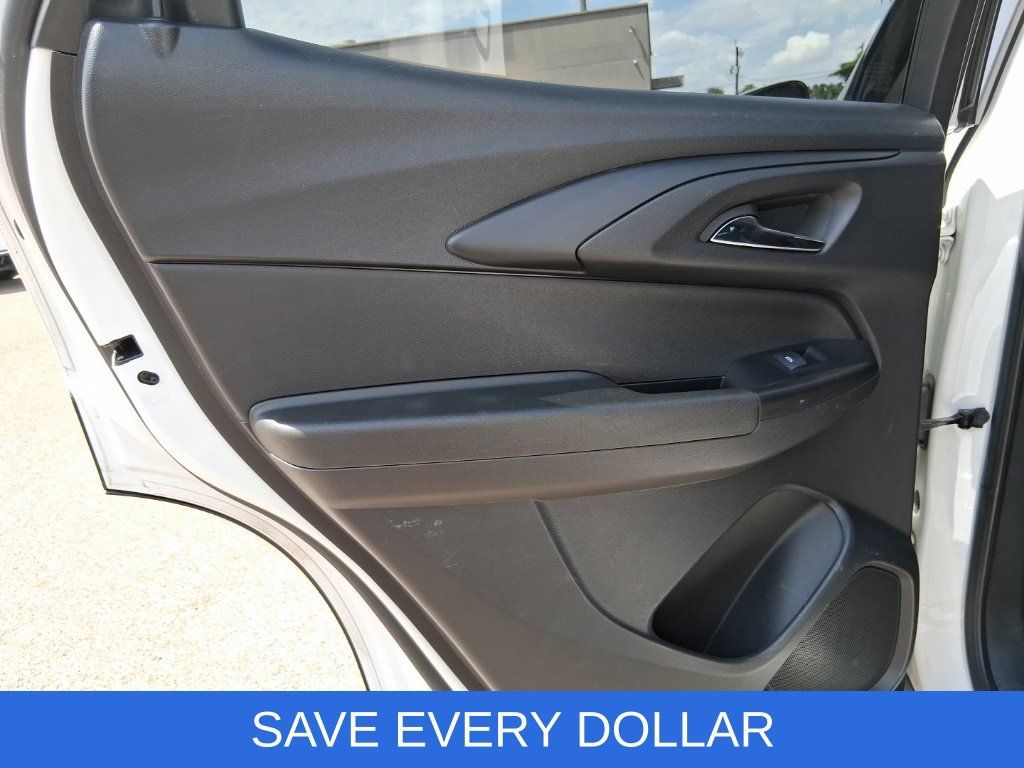 Used 2023 Chevrolet TrailBlazer LT FWD image 14