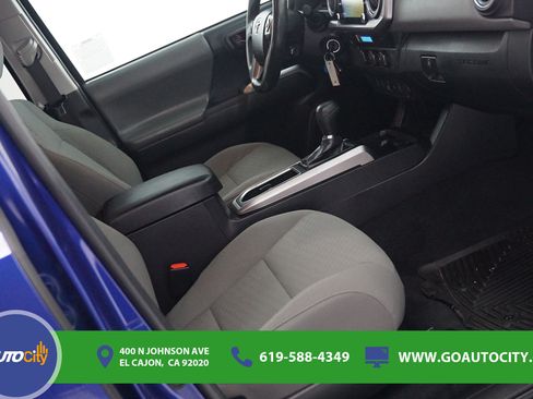 Used 2022 Toyota Tacoma SR5 RWD image 8