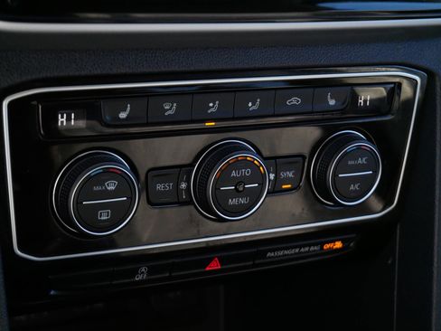 Certified 2023 Volkswagen Atlas SE w/ Panoramic Sunroof Package image 23