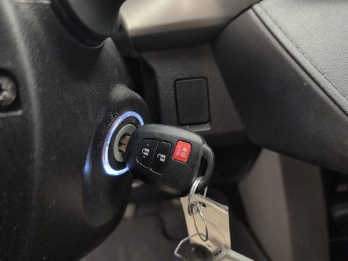 Used 2017 Toyota RAV4 LE FWD image 39