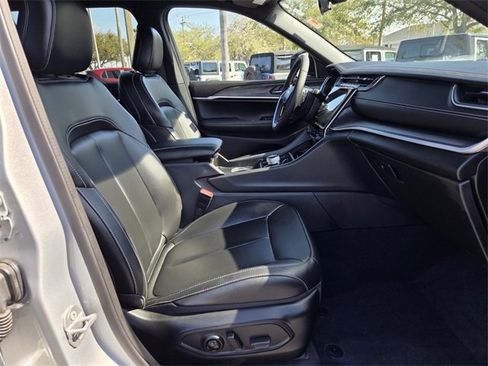 Certified 2025 Jeep Grand Cherokee L Limited w/ Black Appearance Package image 22