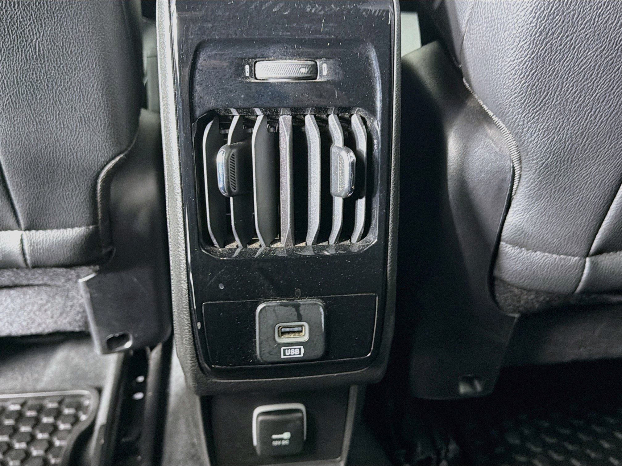 Used 2025 Jeep Compass Trailhawk AWD/4WD image 26