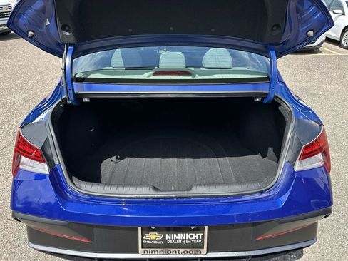 Used 2025 Hyundai Elantra SEL FWD image 25