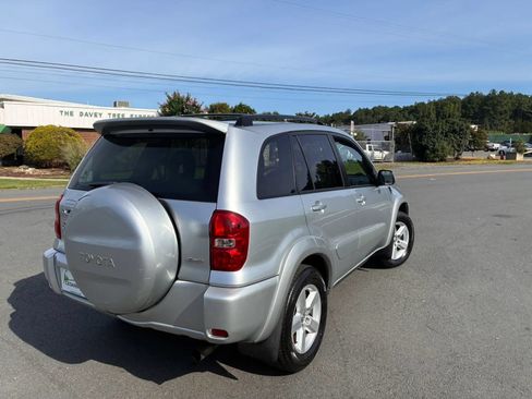 Used 2005 Toyota RAV4 4WD image 7