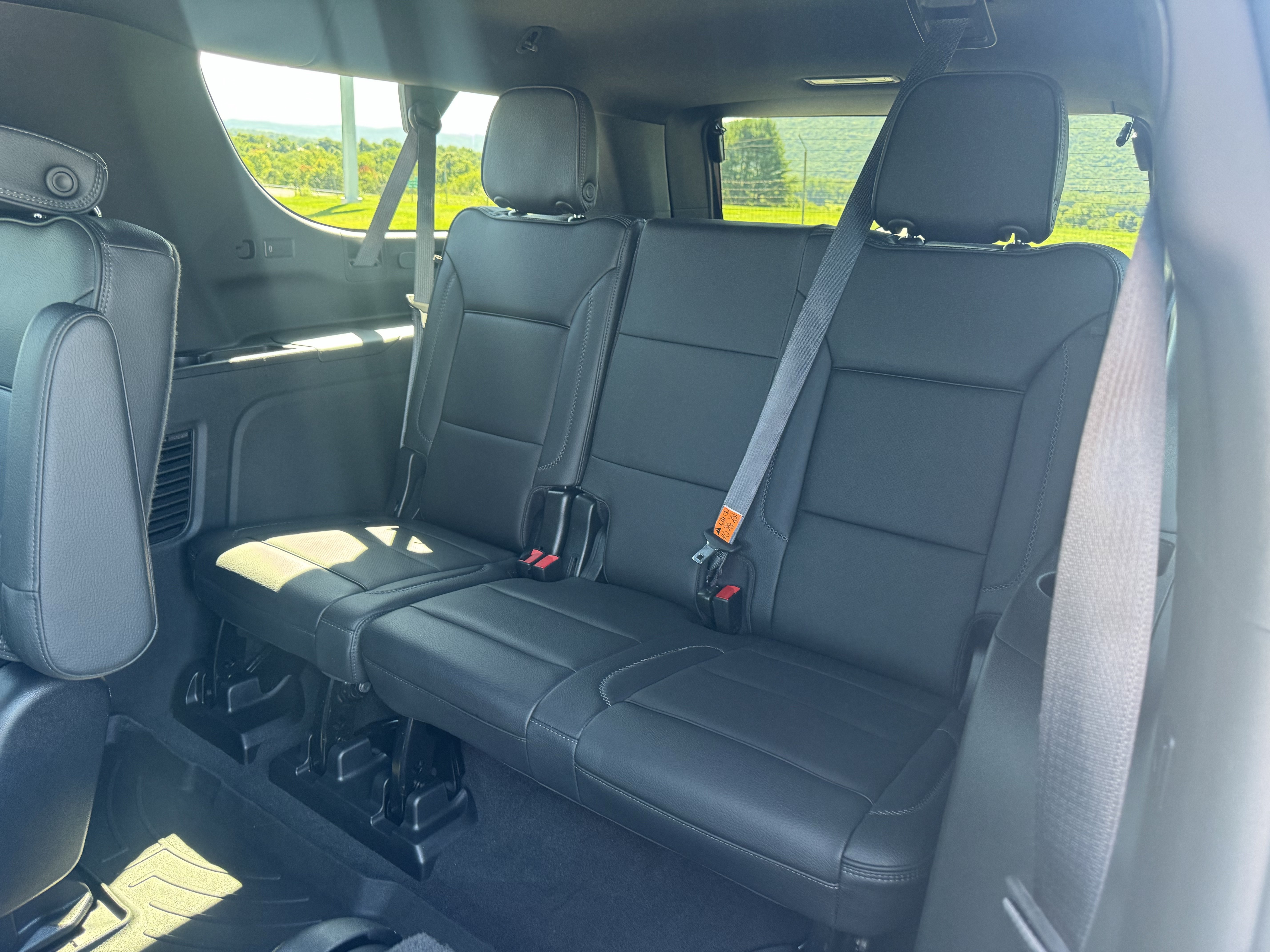 Used 2023 GMC Yukon XL Denali AWD/4WD image 14