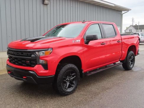 Used 2025 Chevrolet Silverado 1500 Custom Trail Boss AWD/4WD image 5