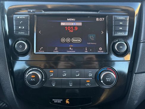 Used 2018 Nissan Rogue S AWD/4WD image 25