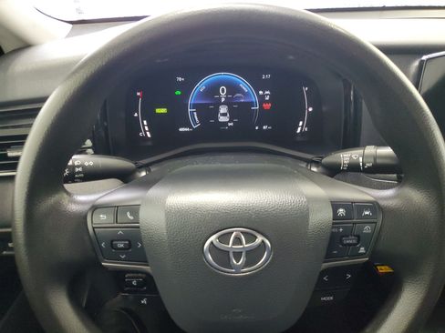 Used 2025 Toyota Camry LE FWD image 21