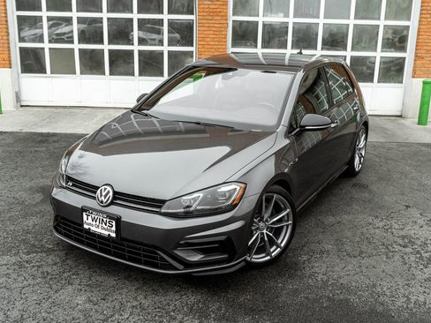 Used 2019 Volkswagen Golf R 4-Door image 2