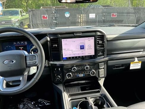 New 2026 Ford F350 Lariat w/ Black Appearance Package AWD/4WD image 8